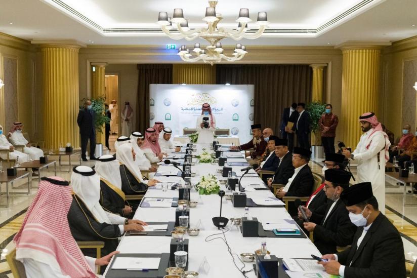 بحضور د.العيسى ودولة نائب الرئيس الإندونيسي السابق التوقيع على اتفاقية اطلاق متاحف ومعارض السيرة النبوية في إندونيسيا