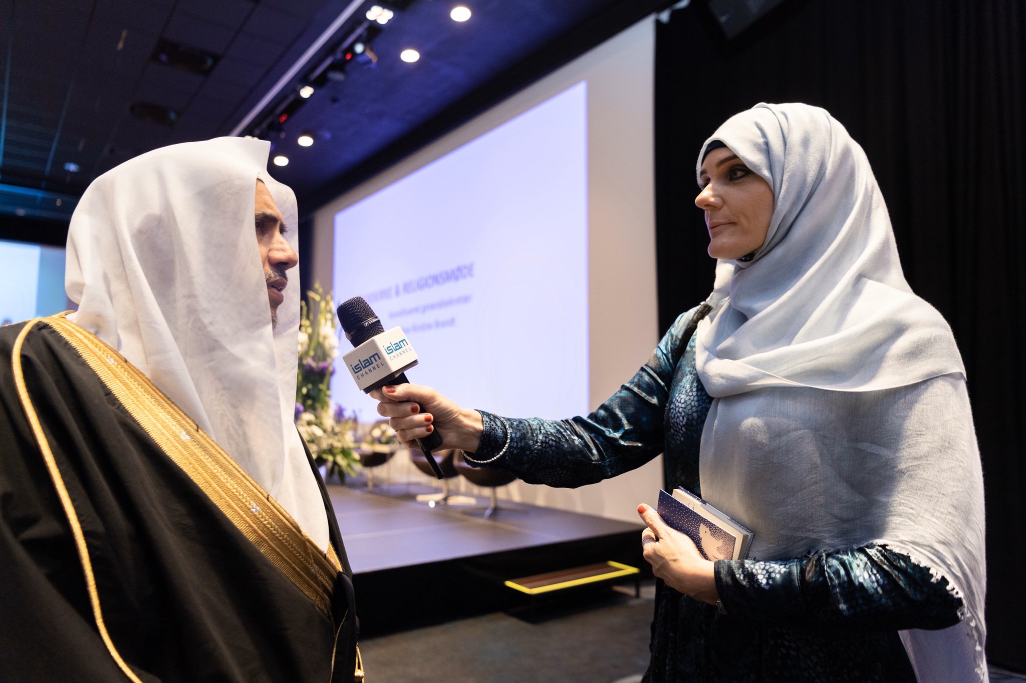 The Muslim community in Denmark hosted His Excellency Sheikh Dr. Mohammad Al-Issa and conducted a dialogue with him, witnessed by various Danish dignitaries.