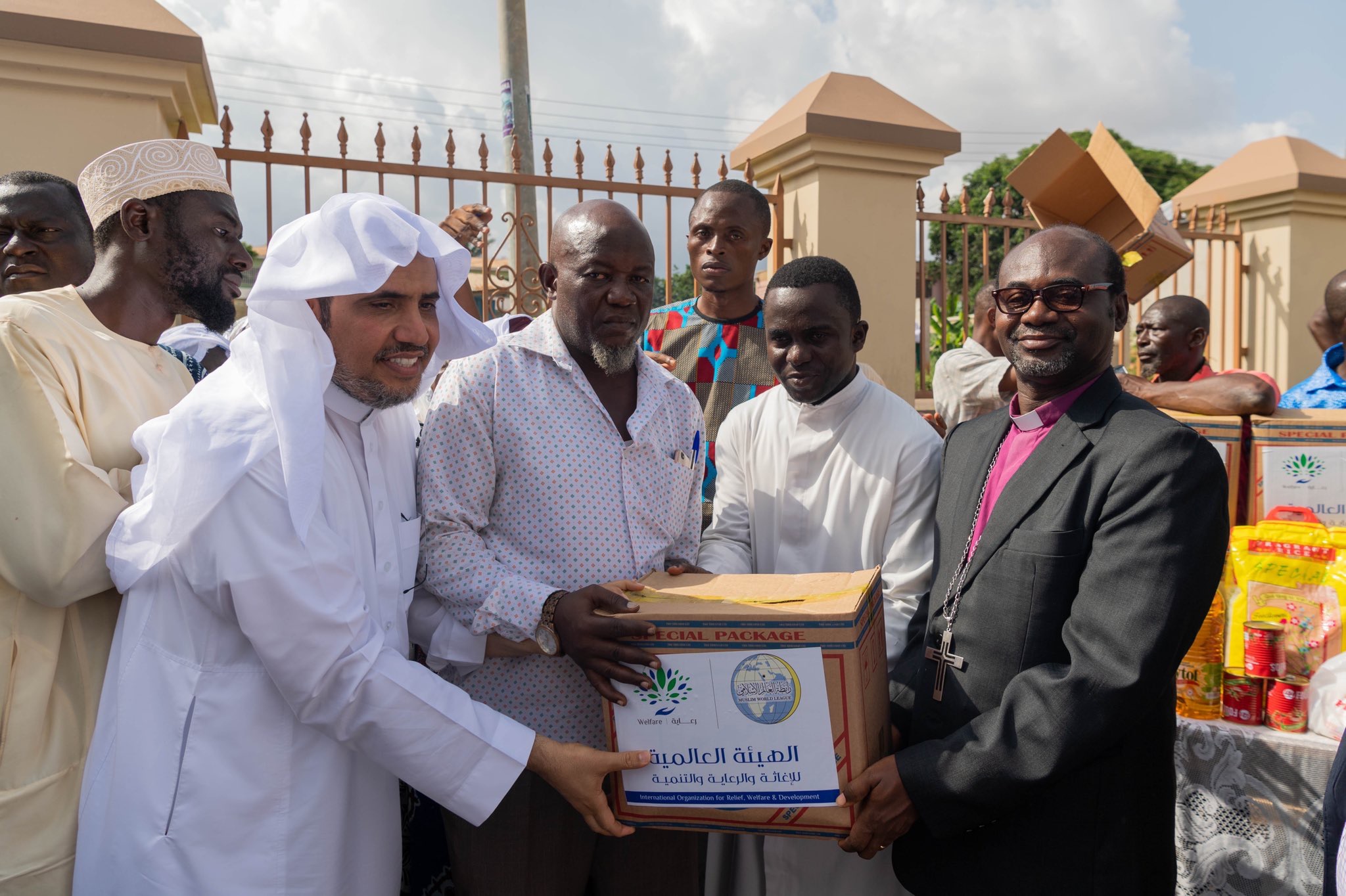 Dr. Mohammad Al-Issa launches a campaign to distribute food aid to hundreds of thousands of needy people in the Kumasi district of the Republic of Ghana.