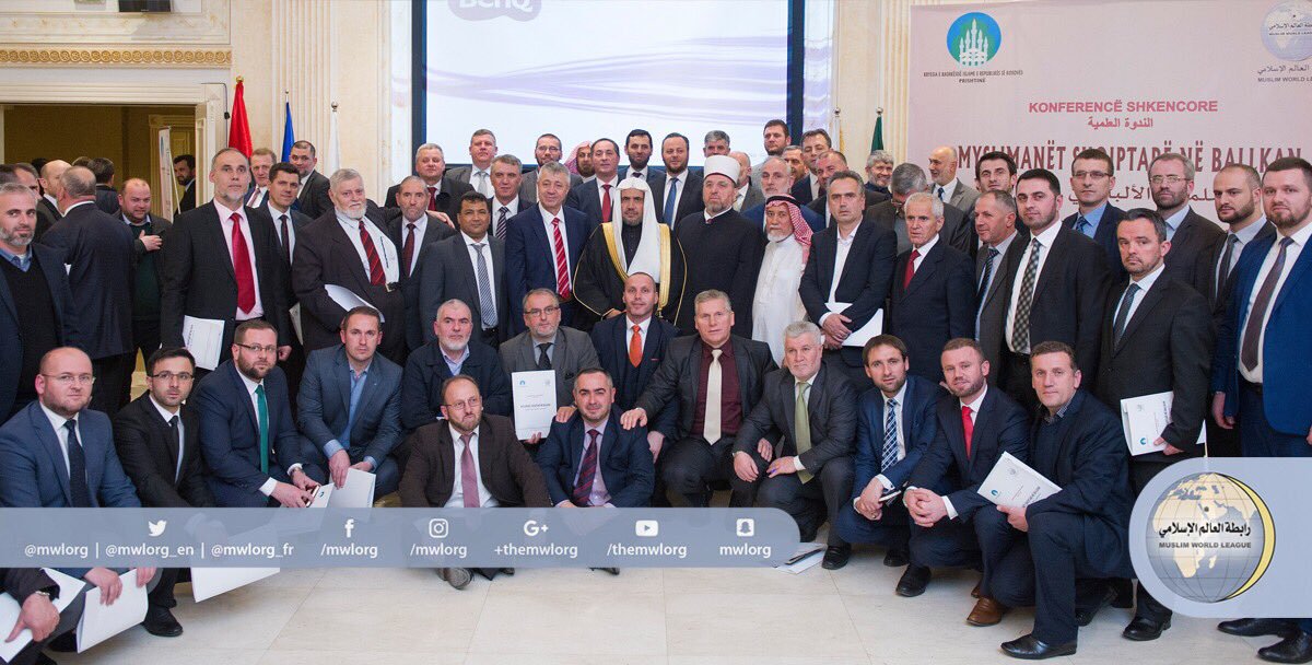 His Excellency SG surrounded by the Republic of Kosovo's scholars and intellectuals