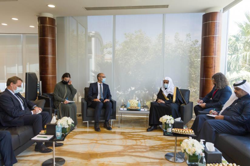 معالي الشيخ د محمد العيسى‬⁩ يستقبل اليوم مدير الشؤون السياسية والأمنية بالحكومة الفرنسية السيد فيليب إيريرا