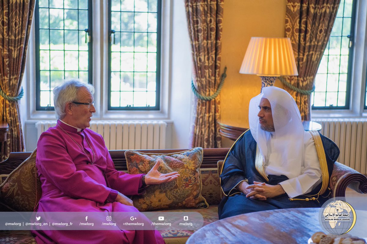 A Londres le Secrétaire général de la Ligue islamique mondiale durant un entretien le responsable de l'église anglicane