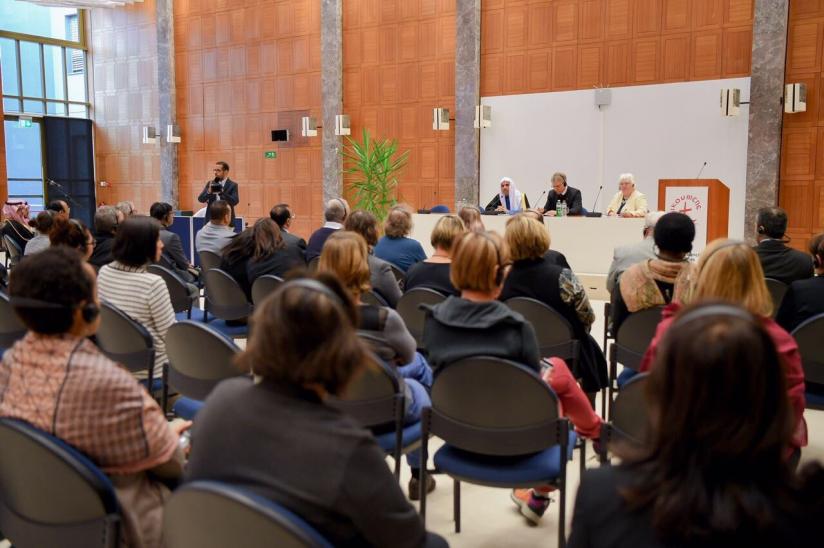 A Genève leSecrétaire général visite le siège social du Conseil international des églises.