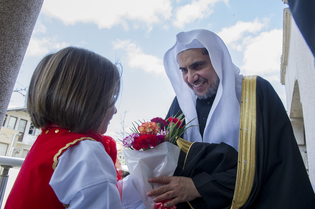 The Muslim World League provided food aid in cooperation with the Red Cross in Kosovo