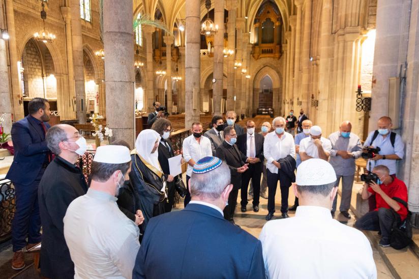 معالي الأمين العام الشيخ د. محمد العيسى يقوم  بزيارة كاتدرائية نيس الفرنسية التي تعرضت في وقت سابق لهجوم إرهابي