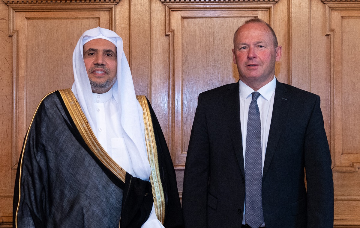 سوئس وفاقی پارلیمنٹ کے اسپیکر جناب آندریاس ایبی نے پارلیمنٹ کے صدر مقام برن میں عزت مآب شیخ ڈاکٹر محمد العیسی کا استقبال کیا