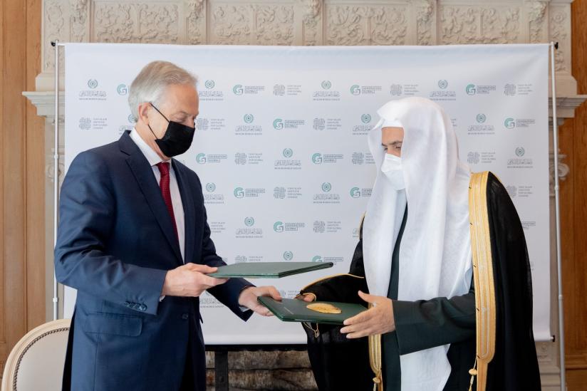 عزت مآب شیخ ڈاکٹر محمد العیسی نے سابق برطانوی وزیر اعظم ٹونی بلیئر سے ملاقات کی