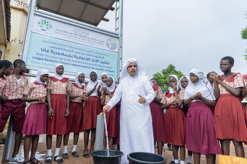 In Ghana, His Excellency spoke at the Orphan Festival, recognizing the MWL’s sponsorship of hundreds of orphaned children to provide education, food and healthcare