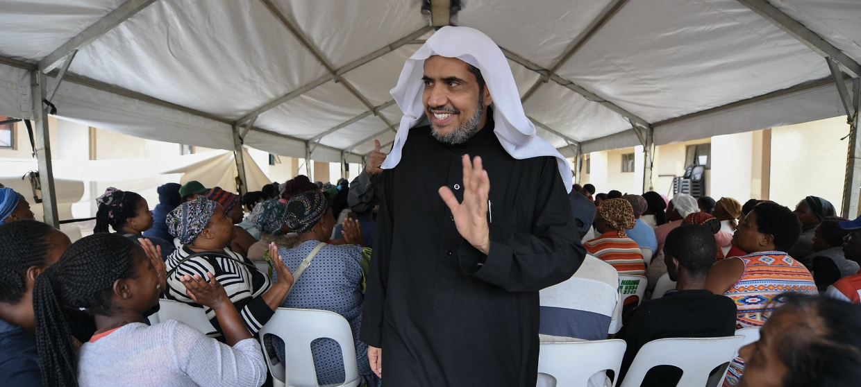 In Mozambique, His Excellency distributed rice, kerosene, and other cooking essentials to poor families in need