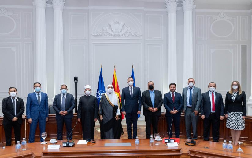 مذہبی جماعات اور گروہوں کے ساتھ روابط کے لئے حکومتی کمیٹی نے شمالی مقدونیہ کے دار الحکومت میں اپنے مرکزی دفتر میں عزت مآب شیخ ڈاکٹر ‫محمد العیسی‬ کا پُرجوش استقبال کیا