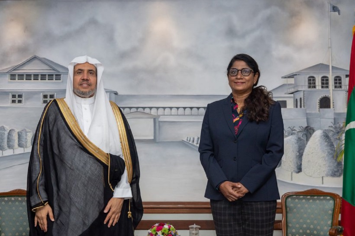 H.E. Dr. Mohammad Alissa met with the Minister of Defense of the Republic of Maldives, Mrs. Mariya Ahmed DiDi.