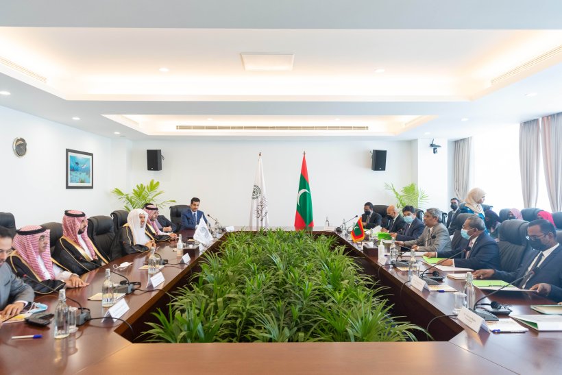 His Excellency Dr. Mohammad Alissa joined the Minister of Foreign Affairs of the Republic of Maldives, His Excellency Mr. Ahmed Khaleel