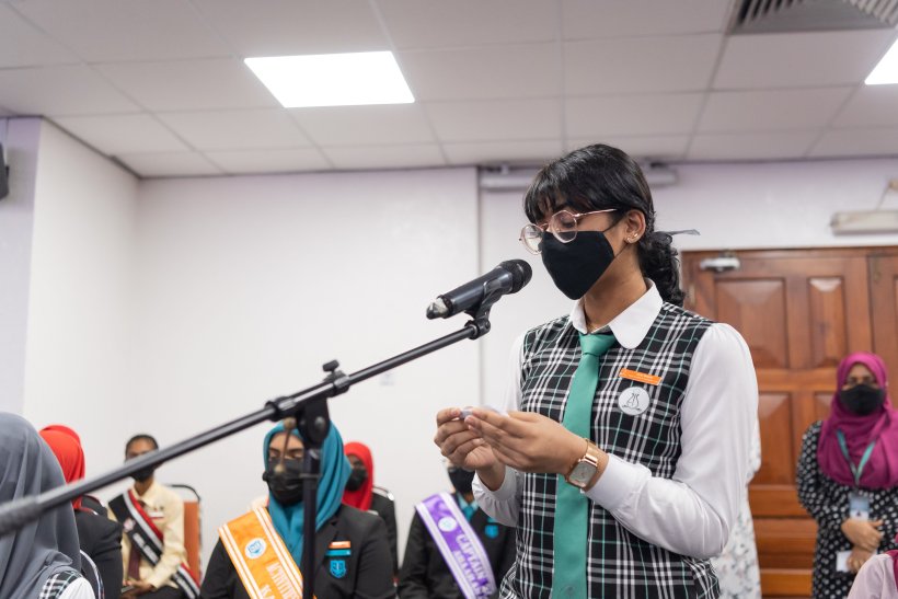 En présence du Vice-président, de ministres et d’académiciens et de jeunes Mohammad Alissa a tenu une conférence  aux Ministère des affaires musulmanes des Maldives.