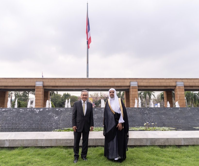 تھائی حکومت کی دعوت پر سیکرٹری جنرل کی بنکاک آمد،جہاں وزیر اعظم،اسپیکر پارلیمان،متعدد وزراء اور مختلف مذہبی قیادت کے ساتھ