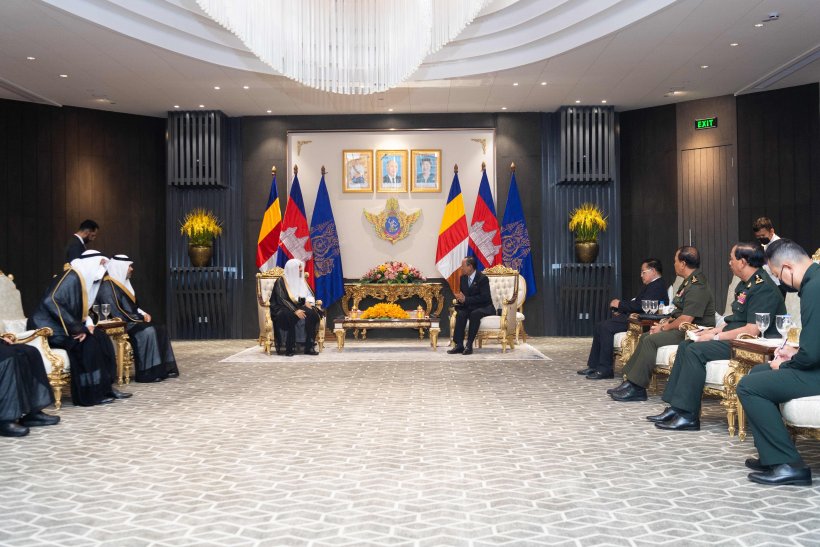 Dans le cadre des rencontres officielles avec les responsables cambodgiens, Mohammad Alissa rencontre Tea Bain le Vice-Premier ministre