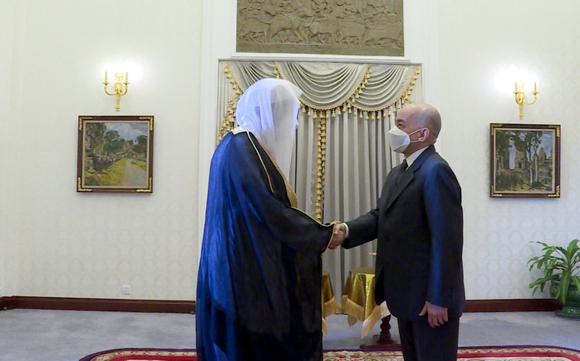 His Majesty the King of Cambodia King Sihamoni received His Excellency the Secretary-General Sheikh Dr. Mohammad Alissa