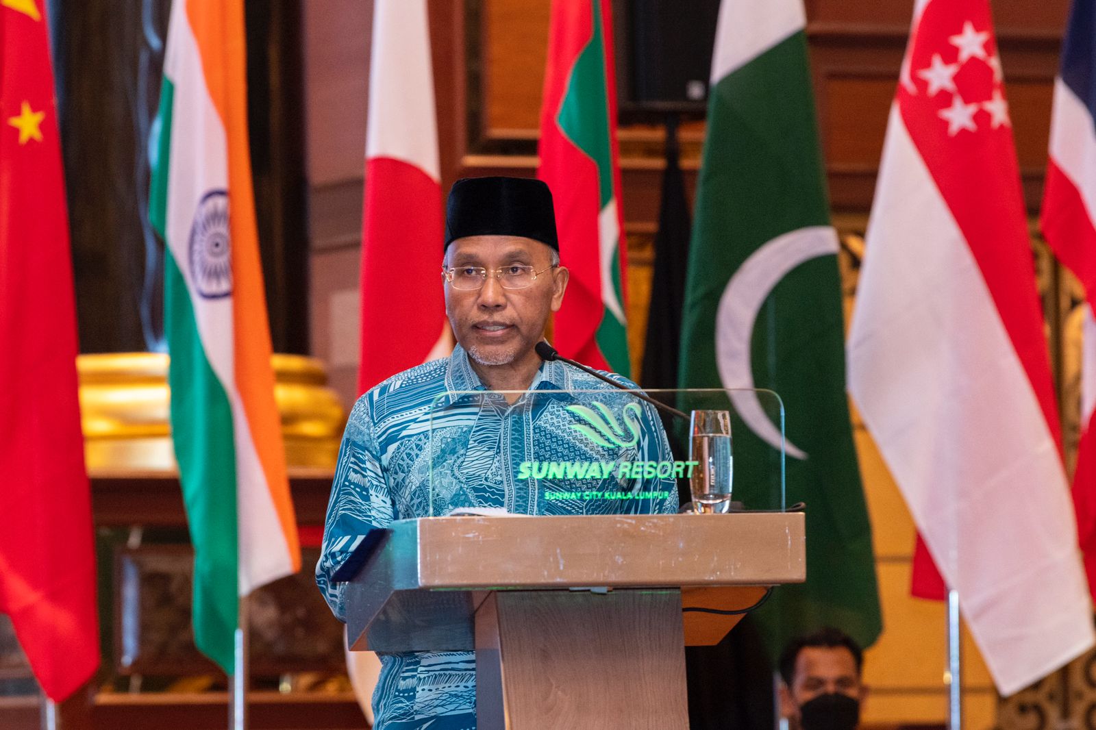 The Secretary General of the Muslim World League, Dr Mohammad Abdul Karim Al-Issa, received His Excellency Mr. Dato' Sri Ismail Sabri Bin Yaakob, Prime Minister of the Kingdom of Malaysia