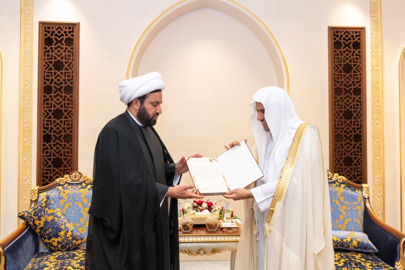 His Excellency Sheikh Dr. Mohammed Al-Issa meets with His Excellency the Iraqi Minister of Hajj, Sheikh Dr. Sami Omran Musa Al-Masoudi