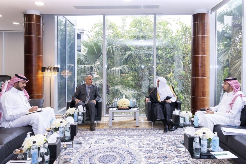 استقبل معالي الشيخ د. محمد العيسى‬⁩، سعادة مستشار المفوض السامي، ممثل المفوضية السامية للأمم المتحدة لشؤون اللاجئين، السيد خالد خليفة