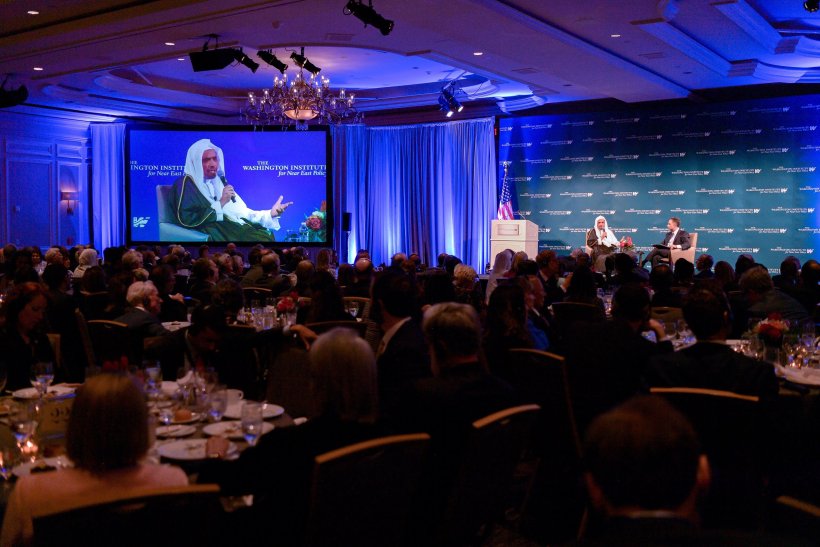 مثّل معالي الأمين العام، رئيس هيئة علماء المسلمين، الشيخ د.محمد العيسى الشعوبَ الإسلاميةَ في أهمّ المحافل الدولية، زائرًا ومحاورًا ومحاضرًا