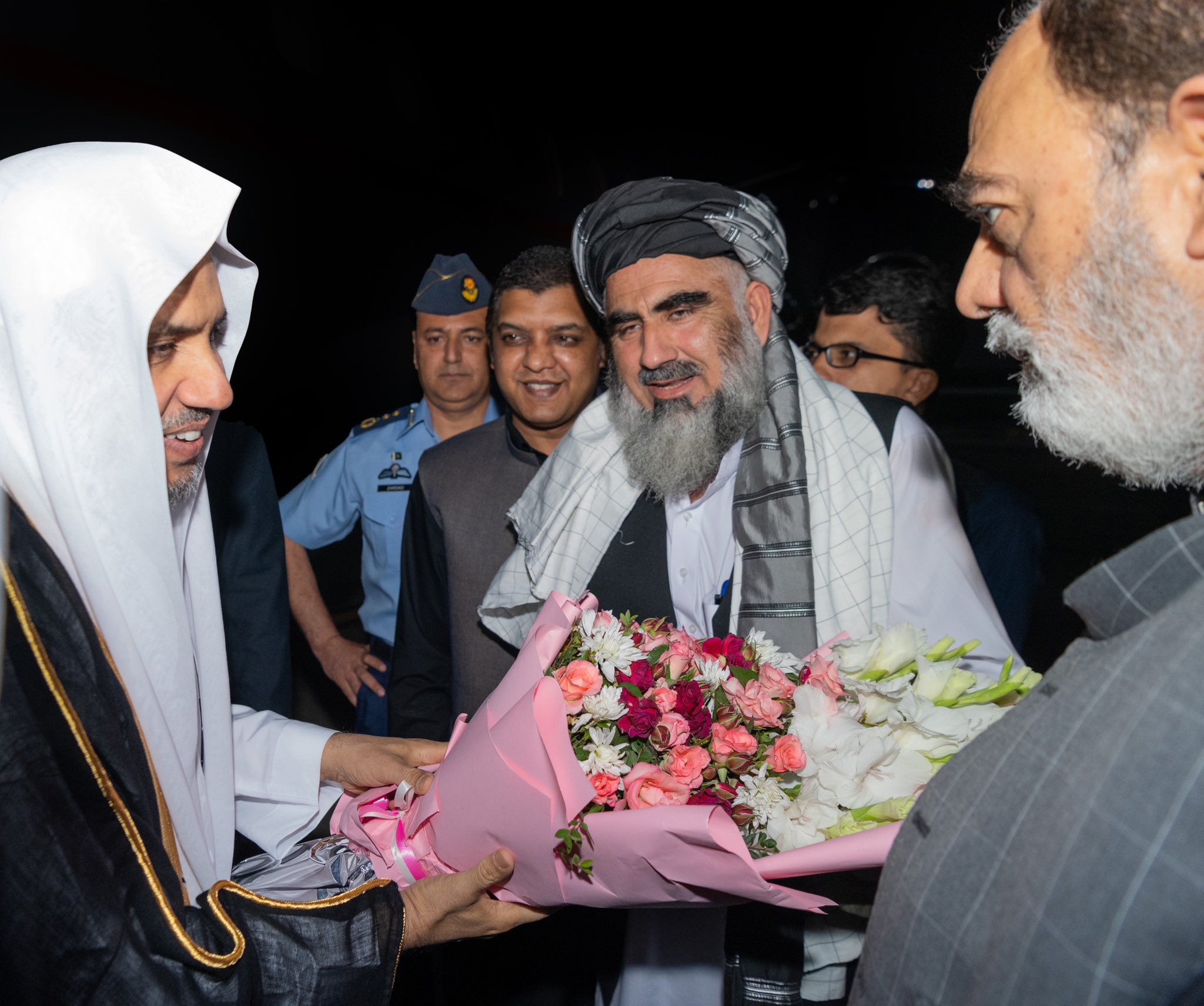 عزت مآب شیخ ڈاکٹر محمد العيسى کی پاکستان آمد،متعدد شہر اور دیہاتوں کا دورہ کریں گے۔ آپ سیلاب کے متاثرین کا جائزہ لیں گے