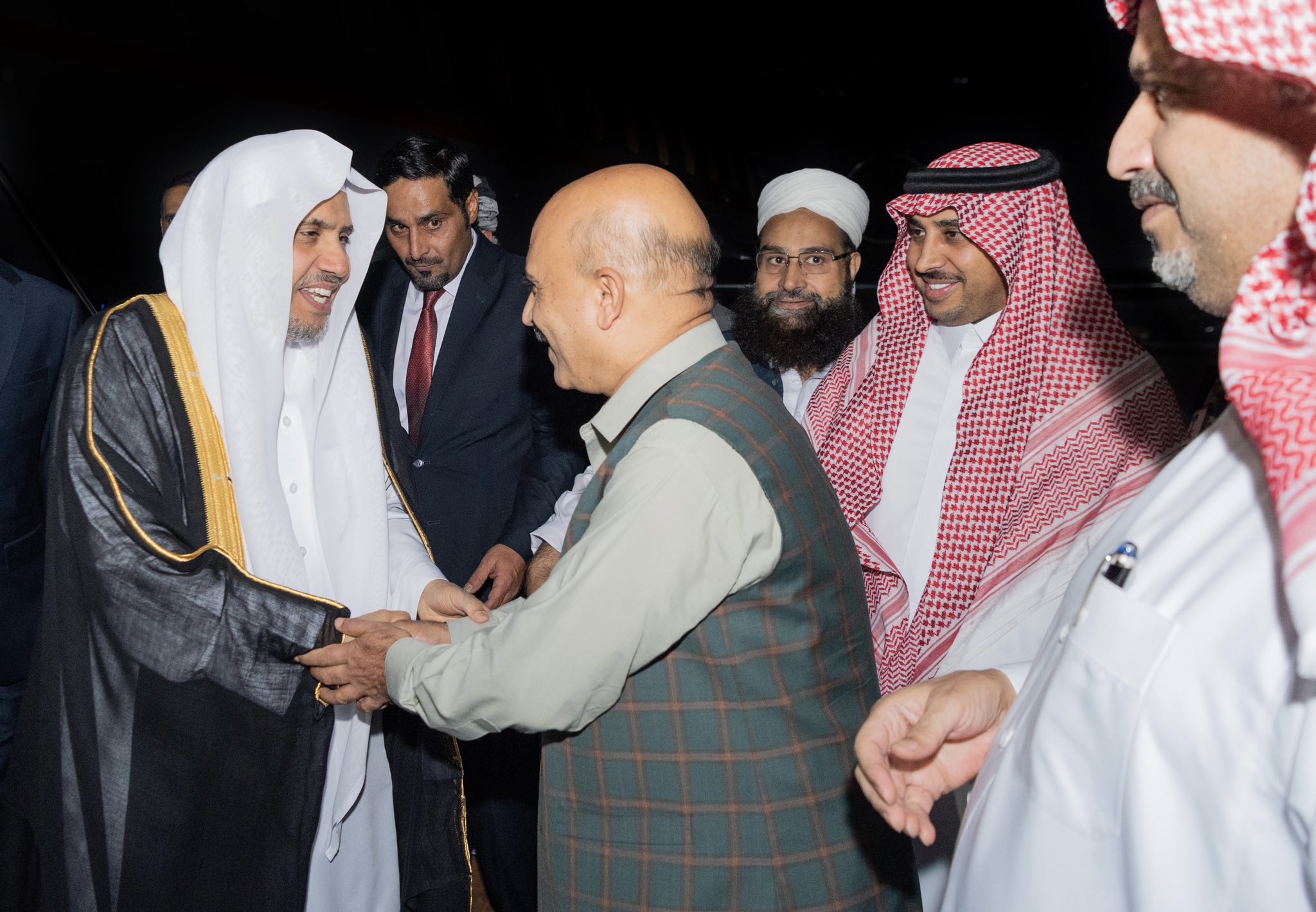 عزت مآب شیخ ڈاکٹر محمد العيسى کی پاکستان آمد،متعدد شہر اور دیہاتوں کا دورہ کریں گے۔ آپ سیلاب کے متاثرین کا جائزہ لیں گے