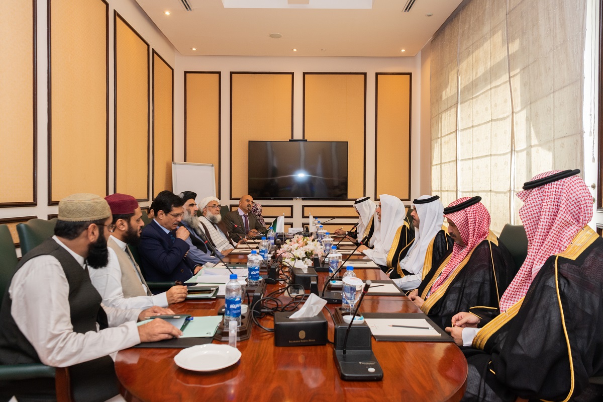 د.العيسي يدشن في إسلام آباد حملة رابطة العالم الإسلامي لإغاثة الشعب الباكستاني