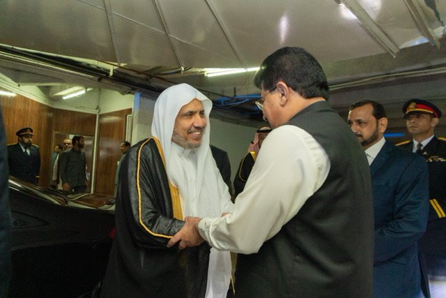 سیکرٹری جنرل ڈاکٹر محمد العیسی چیئرمین سینٹ پاکستان جناب محمد صادق سنجرانی سے ملاقات کررہے ہیں