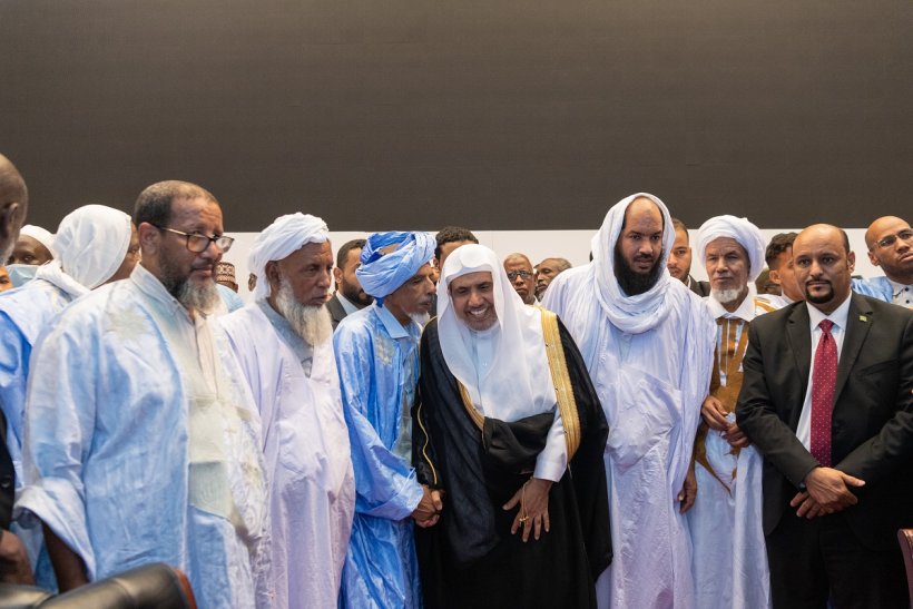 In a great ceremony attended by ministers: the Mauritanian president awards Sheikh Dr. Al-Issa the National Order of Merit for his international efforts in clarifying the true image of Islam