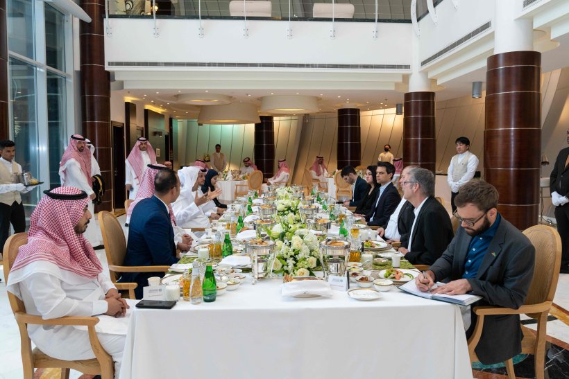 Mohammad Alissa rencontre à Riyad une délégation parlementaire allemande composée de membres de l'Union chrétienne-démocrate d'Allemagne, du Parti social-démocrate d'Allemagne