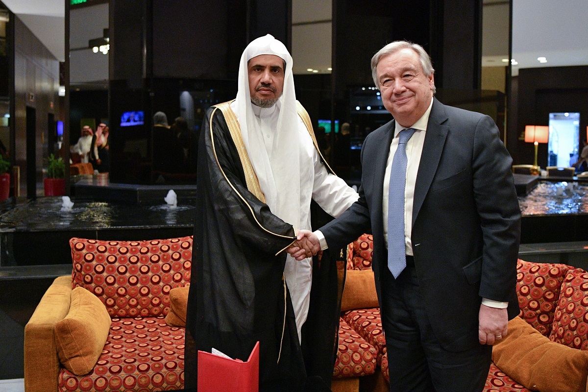 معالي الدكتور العيسى خلال لقائه بالأمين العام للأمم المتحدة أنطونيو غوتيريش