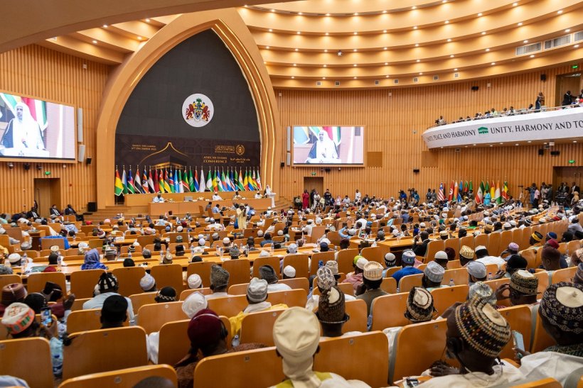 With the participation of the Gambian President: Sheikh Dr. Al-Issa launches the Conference of Muslim Scholars in Africa