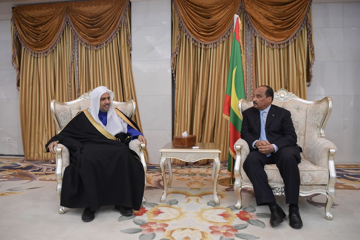 الرئيس الموريتاني ولد عبدالعزيز يستقبل معالي الدكتور العيسى