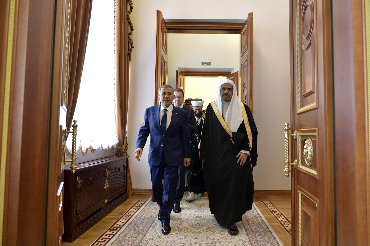 رئيس جمهورية تتارستان رستم مينيخانوف مستقبلاً معالي الدكتور العيسى