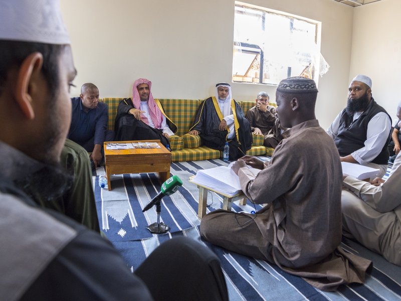 رابطہ عالم اسلامی دنیا بھر میں نابینا افراد کی ضروریات کی تکمیل کے لئے کوشاں رہتی ہے