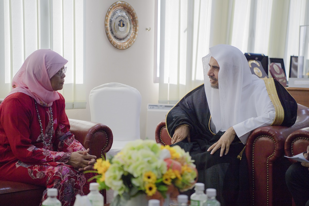 ‏فخامة رئيسة جمهورية سنغافورة السيدة حليمة يعقوب مستقبلة معالي الأمين العام