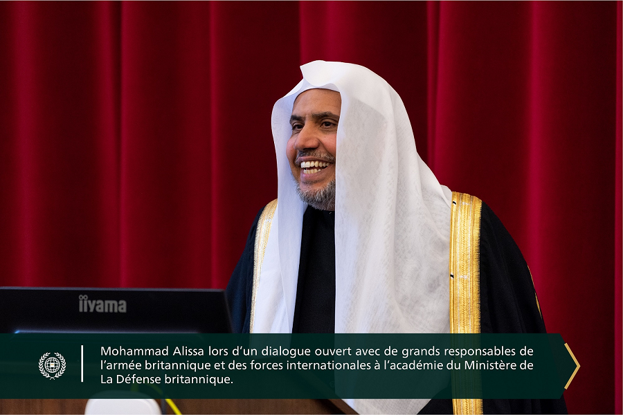 Mohammad Alissa répond à une invitation officielle à donner une conférence à l'Académie du Ministère de la Défense britannique sur la lutte idéologique des fondements de l’extrémisme.