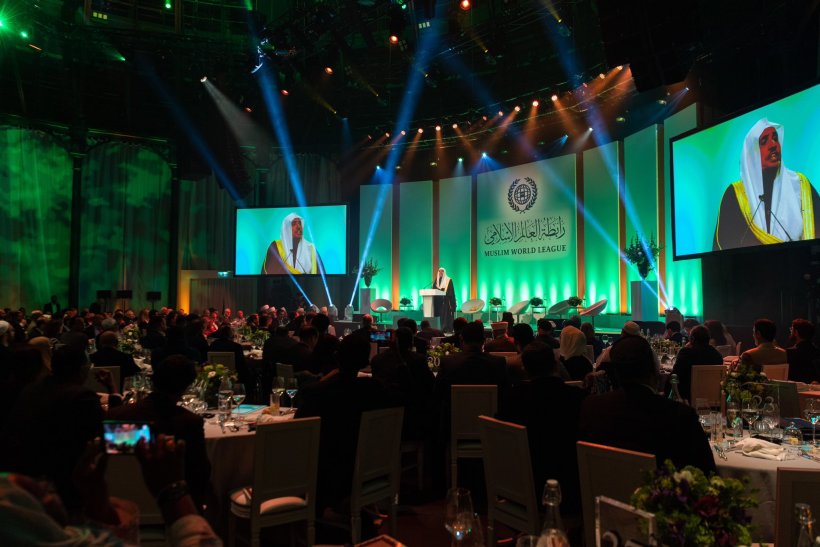 In London, HE Sheikh Dr. Mohammad Alissa , SG of the MWL, inaugurated the 1st conference for Muslim religious leaders