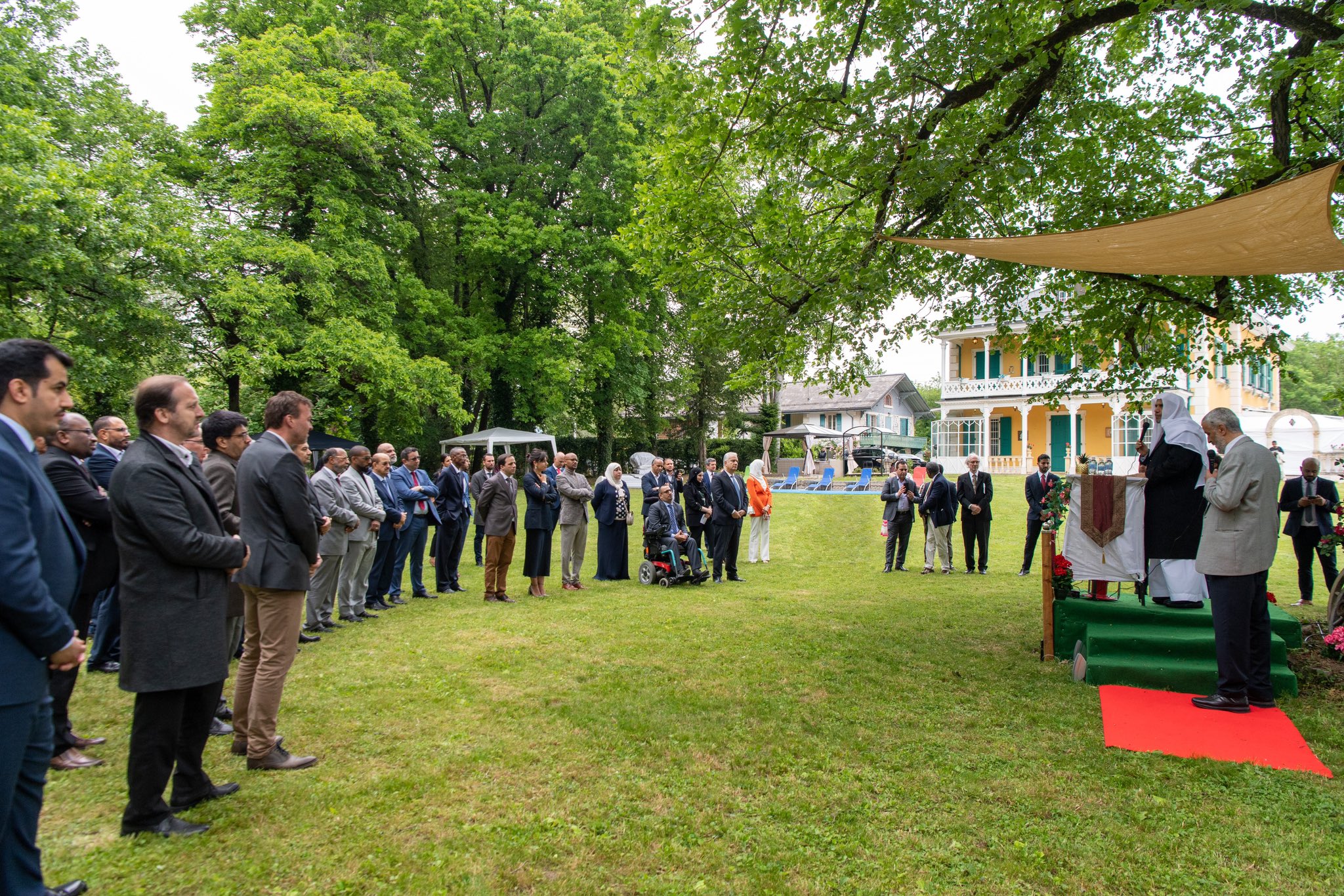 احتفى معالي المدير السابق للمنظمة الدولية للملكية الفكرية، عضو لجنة الأمم المتحدة للقانون الدولي السيد كامل إدريس بمعالي الأمين العام رئيس هيئة علماء المسلمين الشيخ د. محمد العيسى.