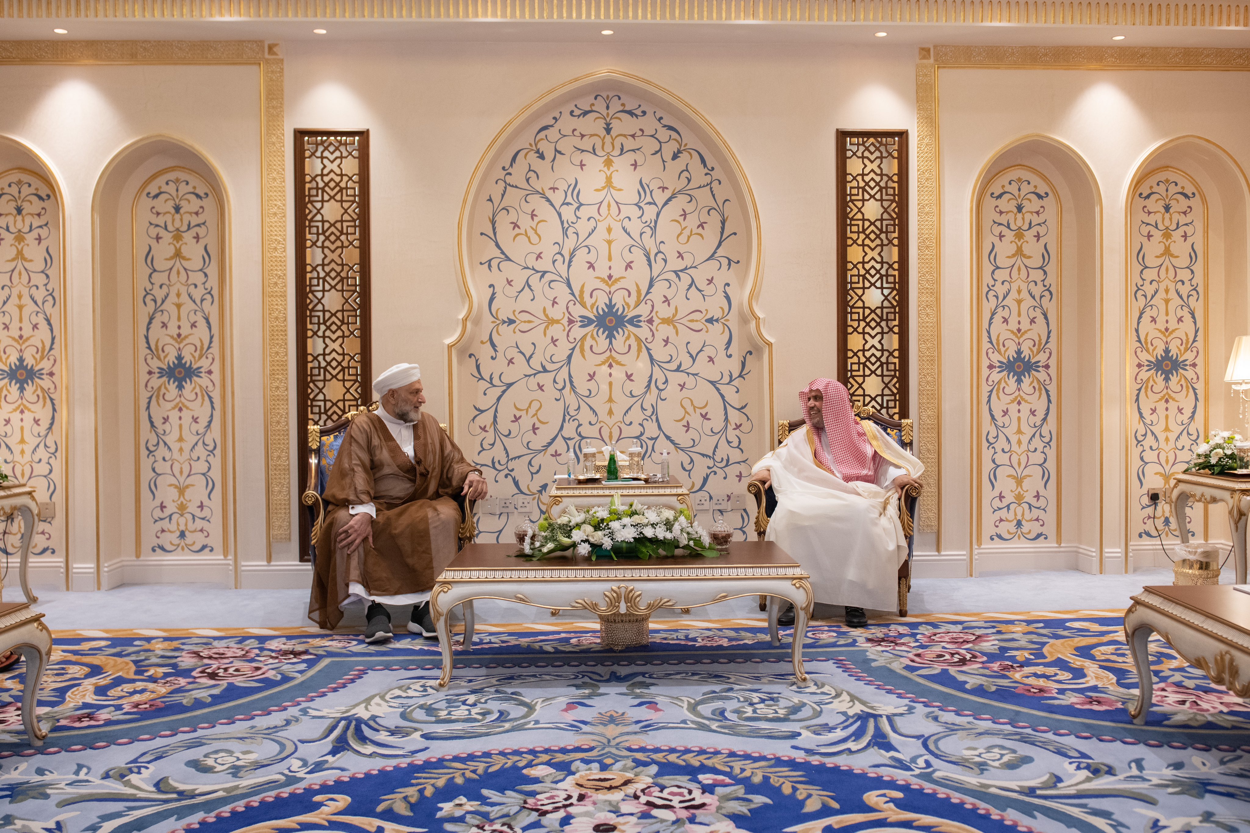 His Excellency Sheikh Dr. Mohammed Al-Issa met with the delegation of the Iraqi Fiqh Academy headed by Sheikh Dr. Diaa Al-Din Abdullah Al-Saleh.