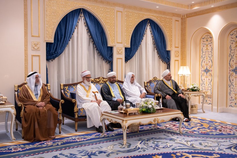 Le Dr.Mohammed Al-Issa a reçu au siège de la Commission à Makkah Al-Mukarramah la délégation de l'Académie irakienne du Fiqh dirigée par le Cheikh Dr Diaa Al-Din Abdullah Al-Saleh.