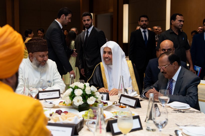 Le Conseiller indien à la sécurité nationale, M. Ajit Doval, célèbre la venue du Secrétaire général, Président de l'Organisation des savants musulmans, Mohammad Alissa à New Delhi