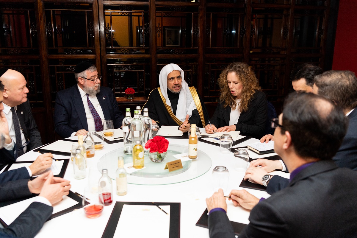 الدكتور العيسى في ضيافة مؤتمر مع القيادات الدينية اليهودية في أوروبا ببرلين