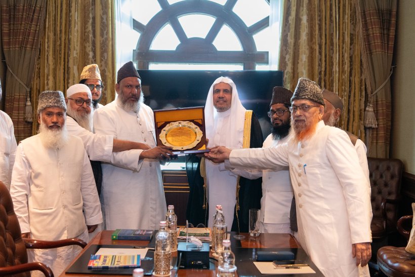 À New Delhi, Mohammed Al-Issa a rencontré le cheikh Asghar Ali Imam Mahdi Salafi, chef de la société Ahl al-Hadith en Inde.