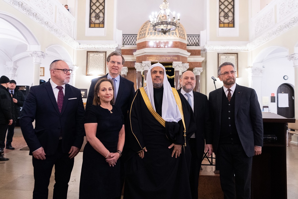 كبير الحاخامات في بولندا الراباي ميشال شيدريتش وقيادات المجتمع اليهودي يستقبلون معالي الدكتور العيسى