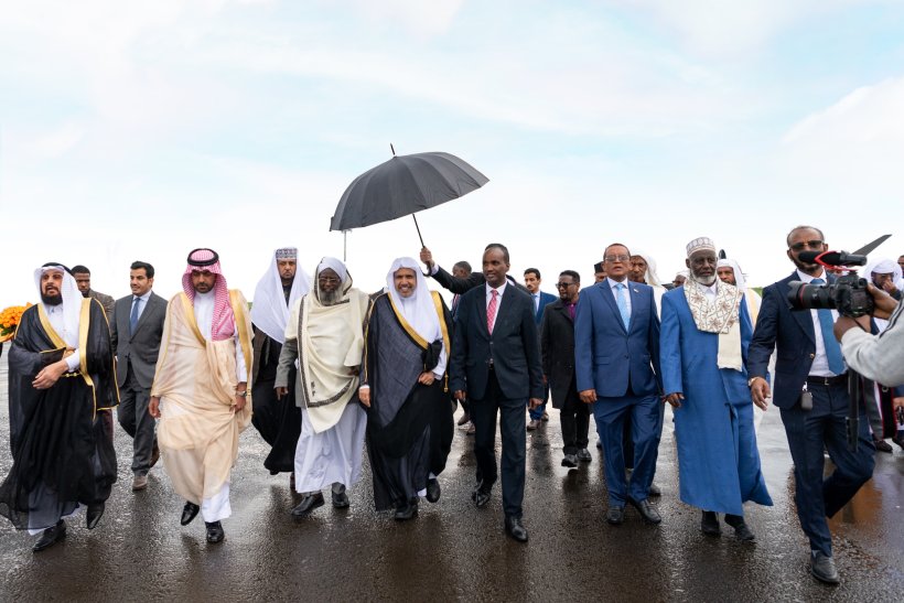 وفد رابطة العالم الإسلامي برئاسة معالي الشيخ د. ⁧‫محمد العيسى‬⁩ يصل أديس أبابا عاصمة أثيوبيا والاتحاد الأفريقي، ملتقياً القيادات: "السياسية" و"الدينية" و"الدولية"