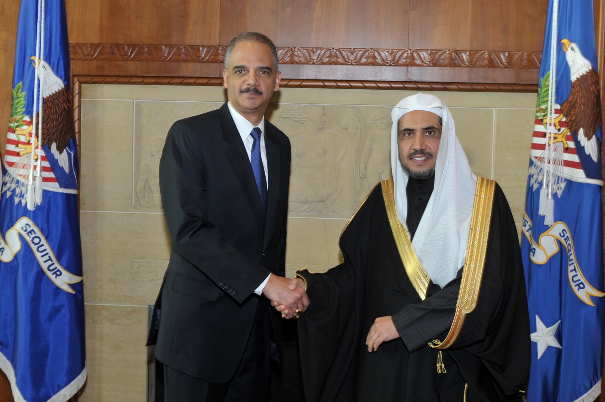 النائب العام الأمريكي إيريك هولدر مستقبلاً معالي الدكتور العيسى