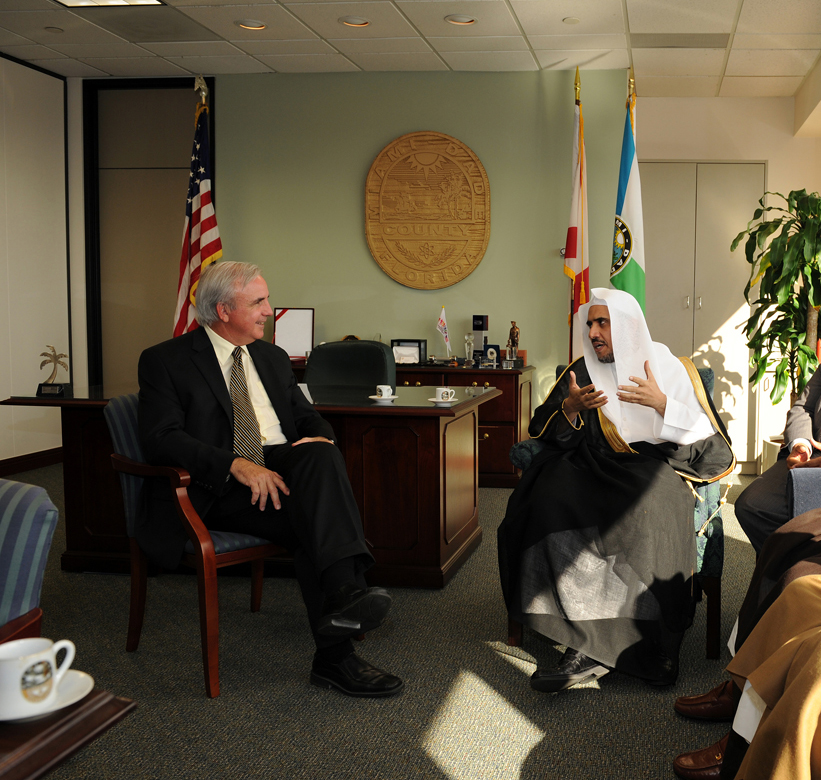 معالي الدكتور محمد العيسى يلتقي بحاكم ولاية فلوريدا