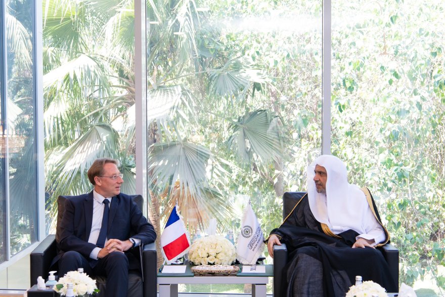 A Riyad le Secrétaire général de la LIM, cheikh Mohammed Al-Issa a reçu l’Ambassadeur de France auprès du Royaume d’Arabie Saoudite M. Ludovic Pouille