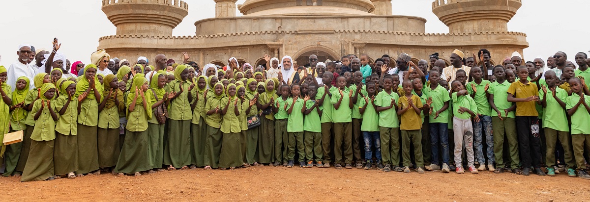 ضمن برامج رابطة العالم الإسلامي في القارة الإفريقية د. العيسى يدشن مشروعات إغاثية وتنموية في السنغال